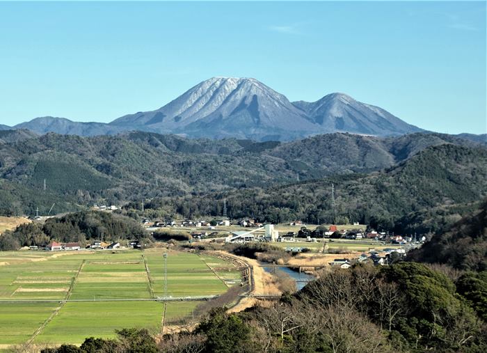 安楽寺から三瓶山遠望