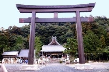 石見一宮物部神社