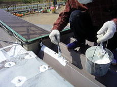 折板屋根（遮熱塗料）の塗装