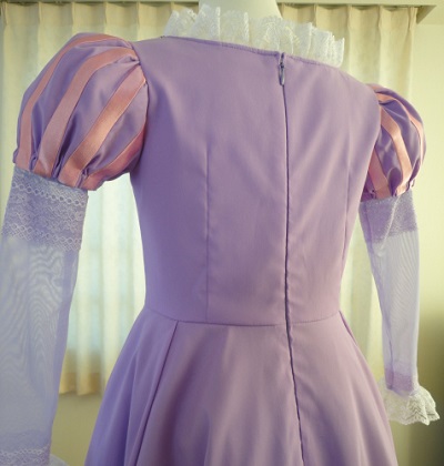 パフスリーブドレス