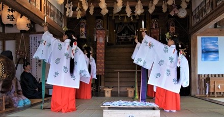佐比賣山神社奉納浦安の舞