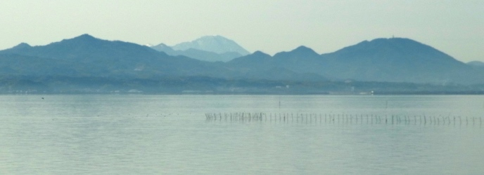 宍道湖畔から三瓶山を遠望